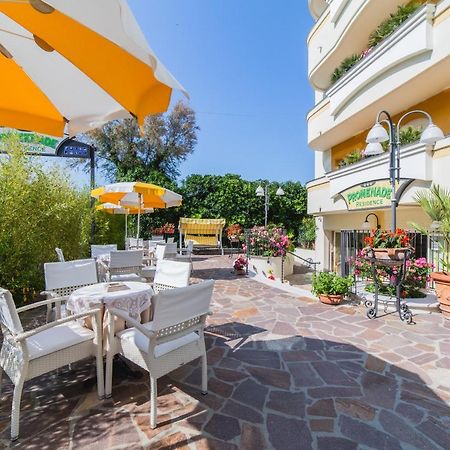 Residence Promenade Cattolica Esterno foto