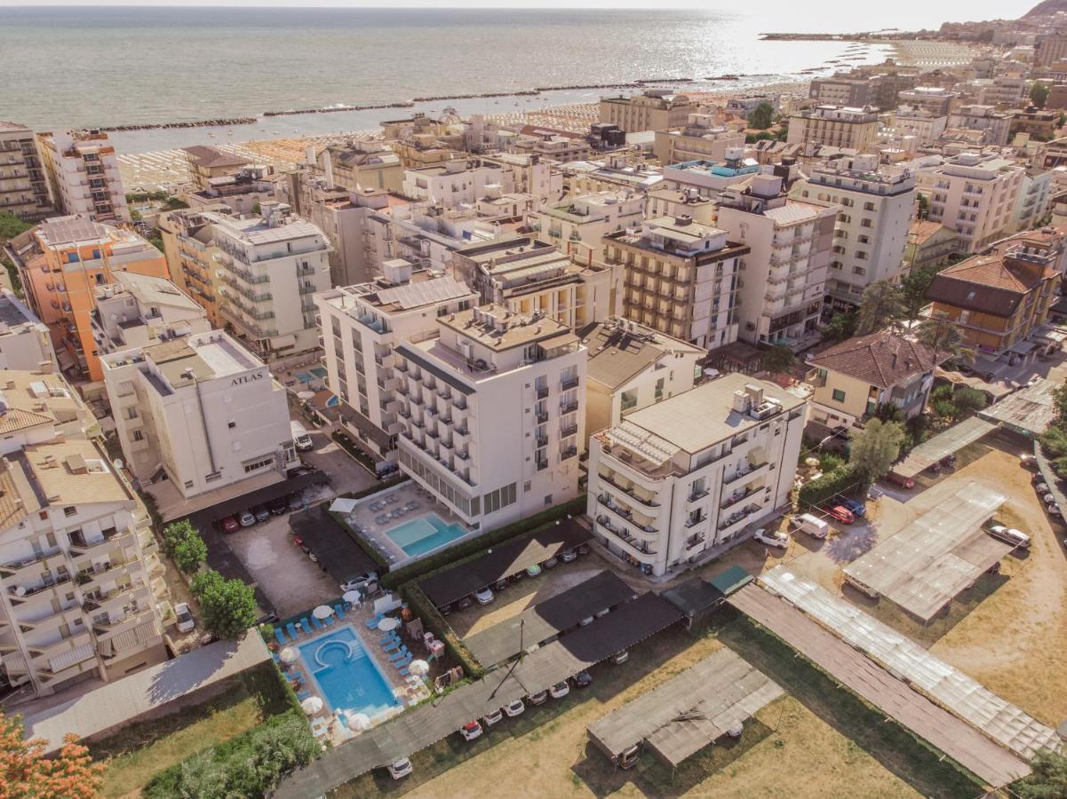 Residence Promenade Cattolica Esterno foto