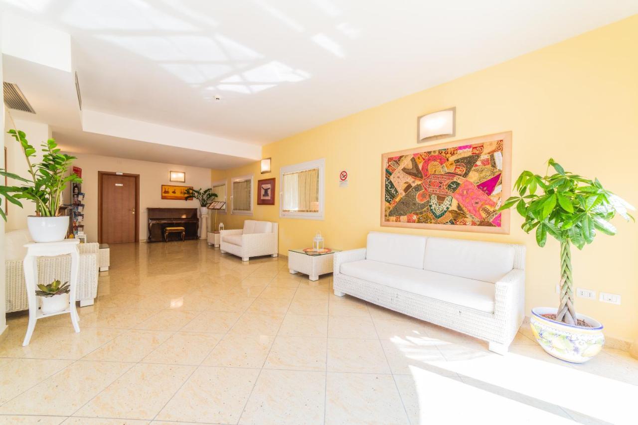 Residence Promenade Cattolica Esterno foto