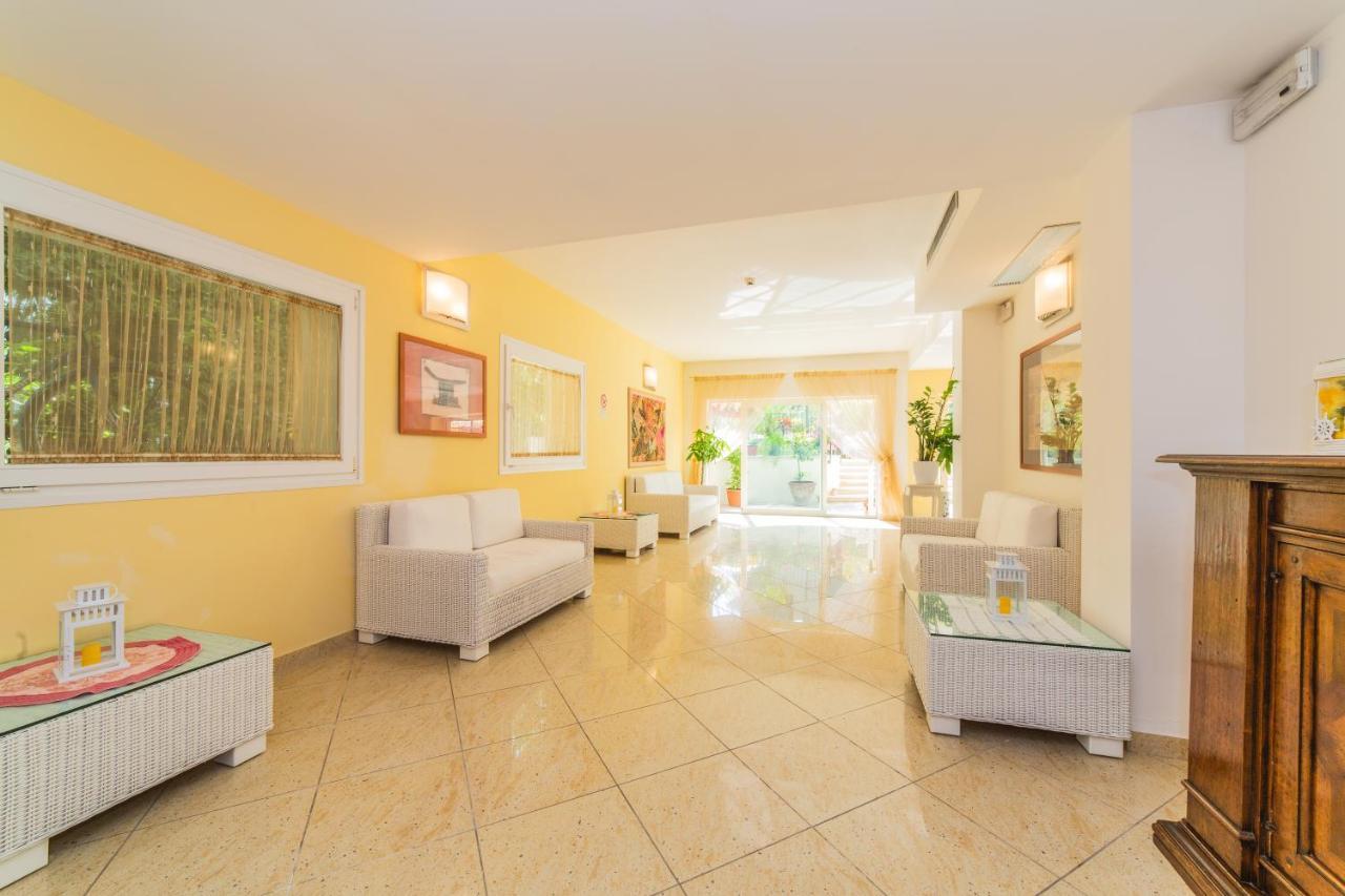 Residence Promenade Cattolica Esterno foto